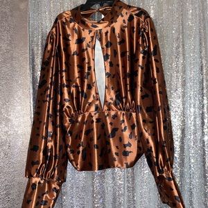 Fashion to Figure Keyhole Satin top